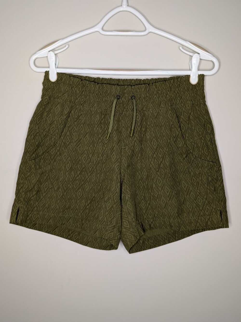 MEC Green Patterned Drawstring Outdoor Technical Shorts Regular Fit Size 6 - Picture 1 of 6
